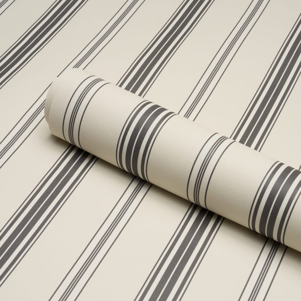 COCO-STRIPE-GRAPHITE-SCHUMACHER-5018195 - Schumacher Wallpaper