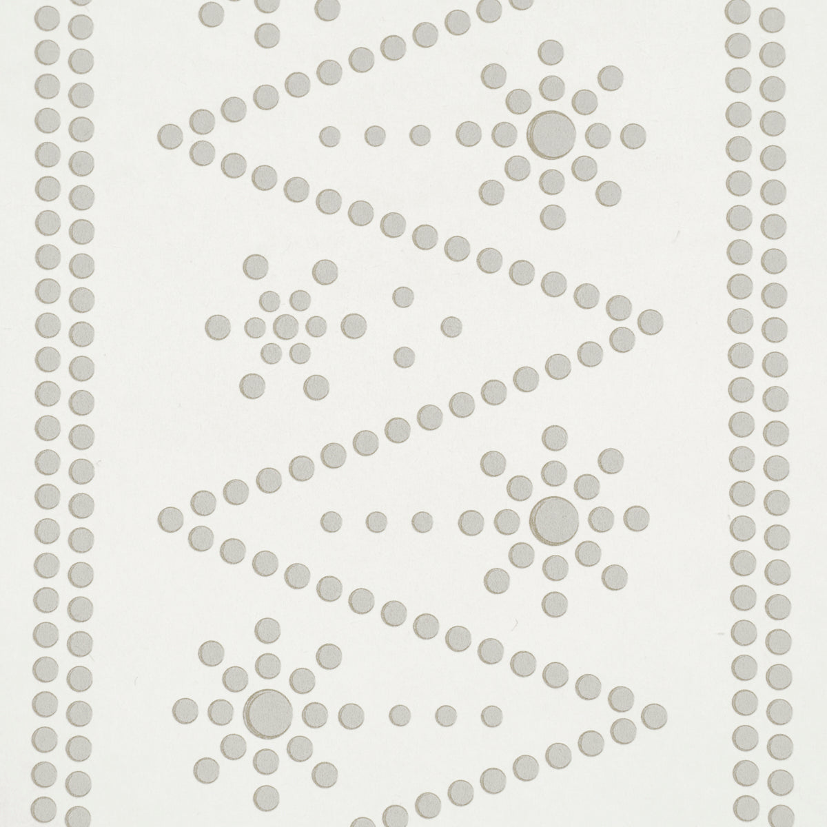 THE-PEARLIES-SILVER-SCHUMACHER-5018370