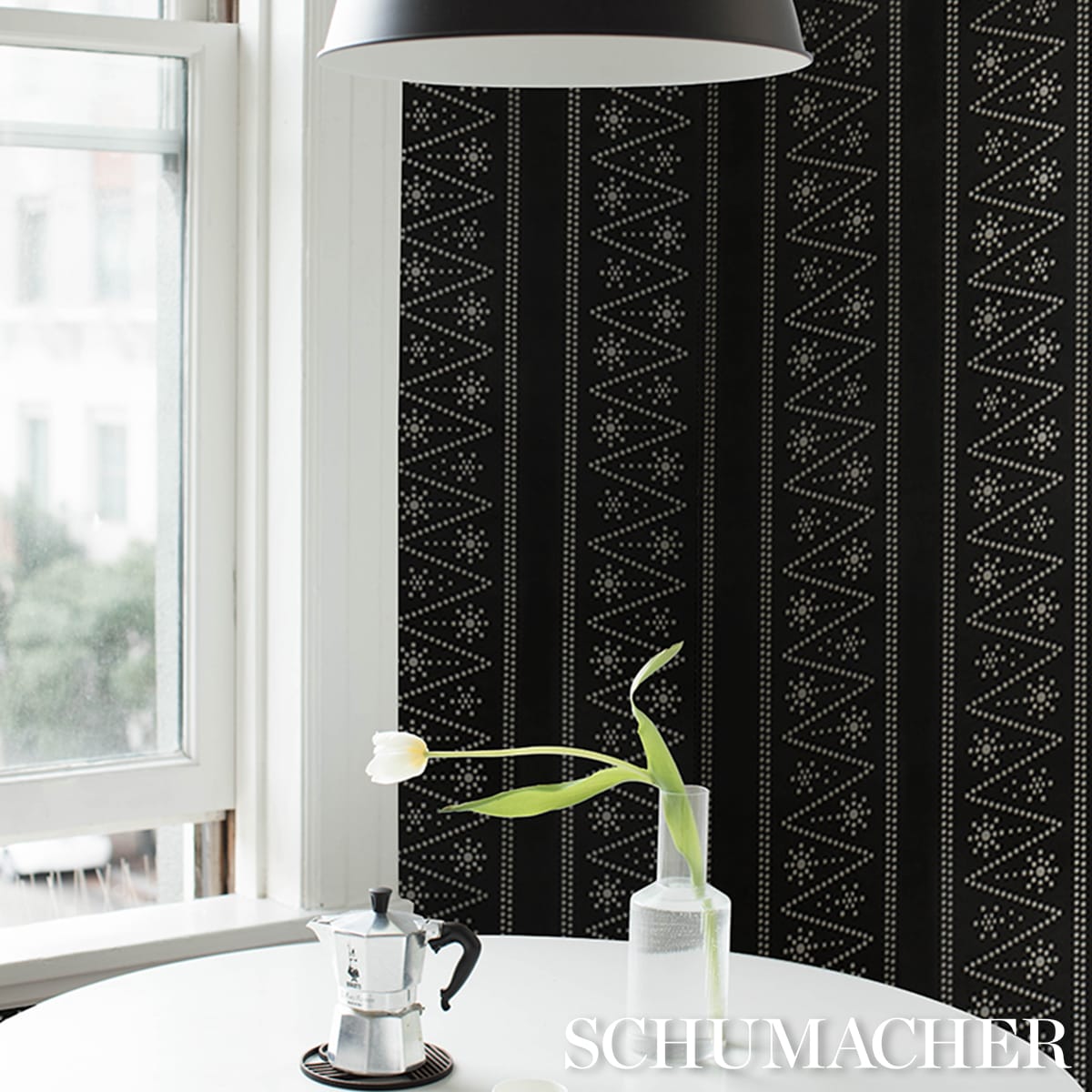 THE-PEARLIES-BLACK-SCHUMACHER-5018373 - Schumacher Wallpaper