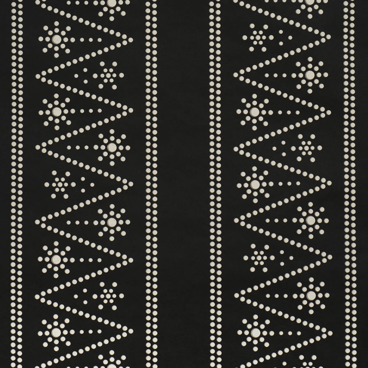 THE-PEARLIES-BLACK-SCHUMACHER-5018373