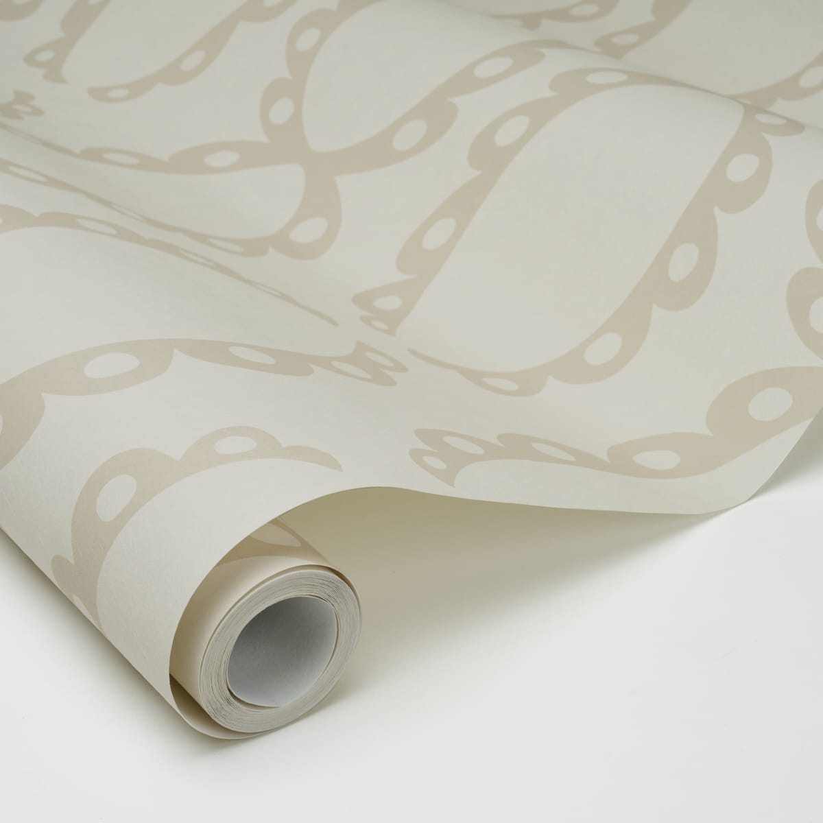 THE-SAINTS-WARM-WHITE-SCHUMACHER-5018380 - Schumacher Wallpaper