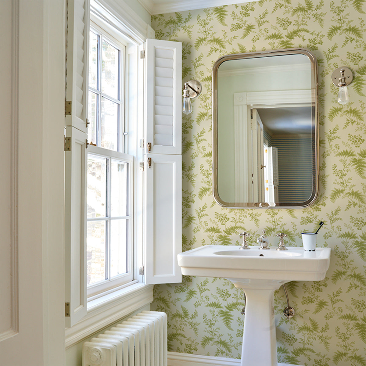 Schumacher Maidenhair wallpaper in Leaf, 5018621 — view 5 - Schumacher Wallpaper