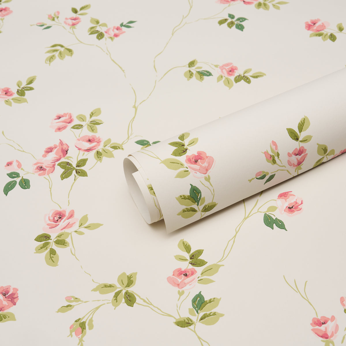 Schumacher Lady Of Shalott wallpaper in Petal, 5018661 — view 4 - Schumacher Wallpaper