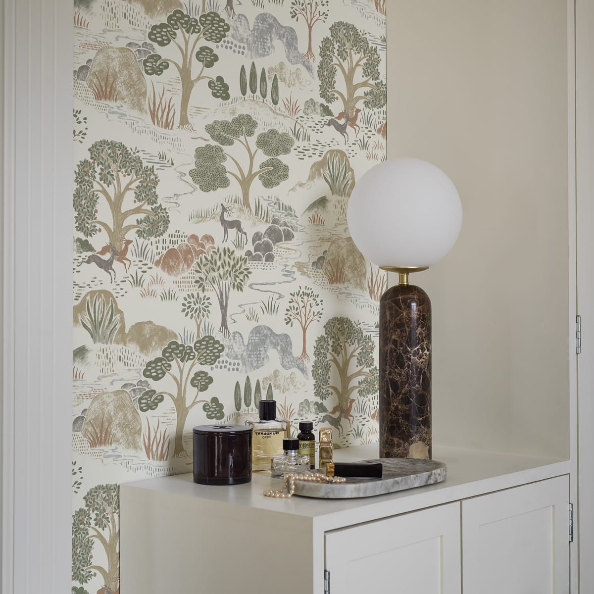 DIANA-BY-BORSTAPETER-GREEN-SCHUMACHER-5525 - Schumacher Wallpaper
