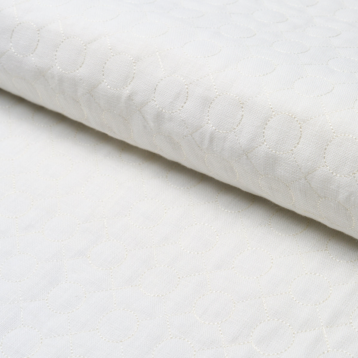 ARLES-EMBROIDERY-OYSTER-SCHUMACHER-65001