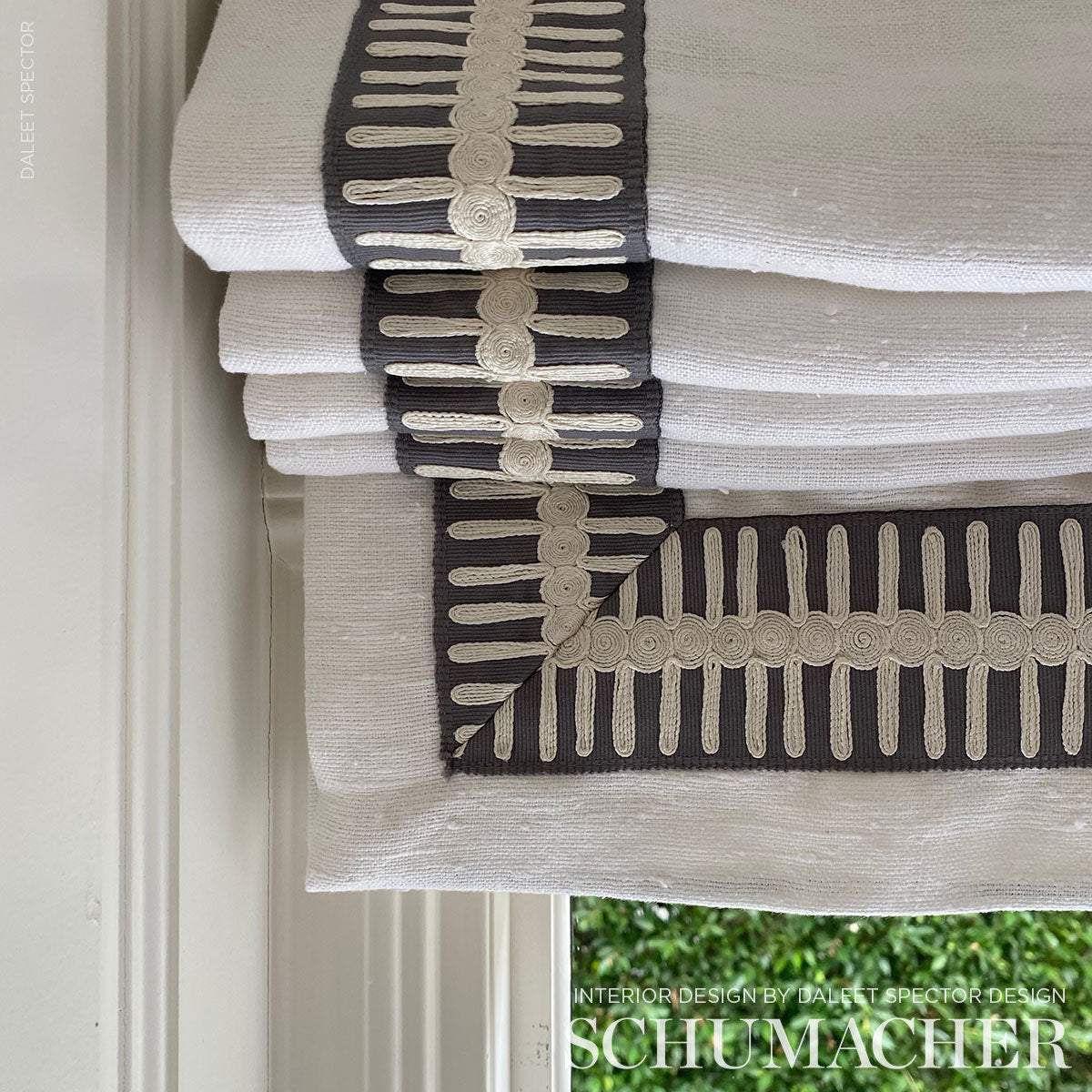 CASTILLE-TAPE-GREY-SCHUMACHER-70745 - Schumacher Recortar