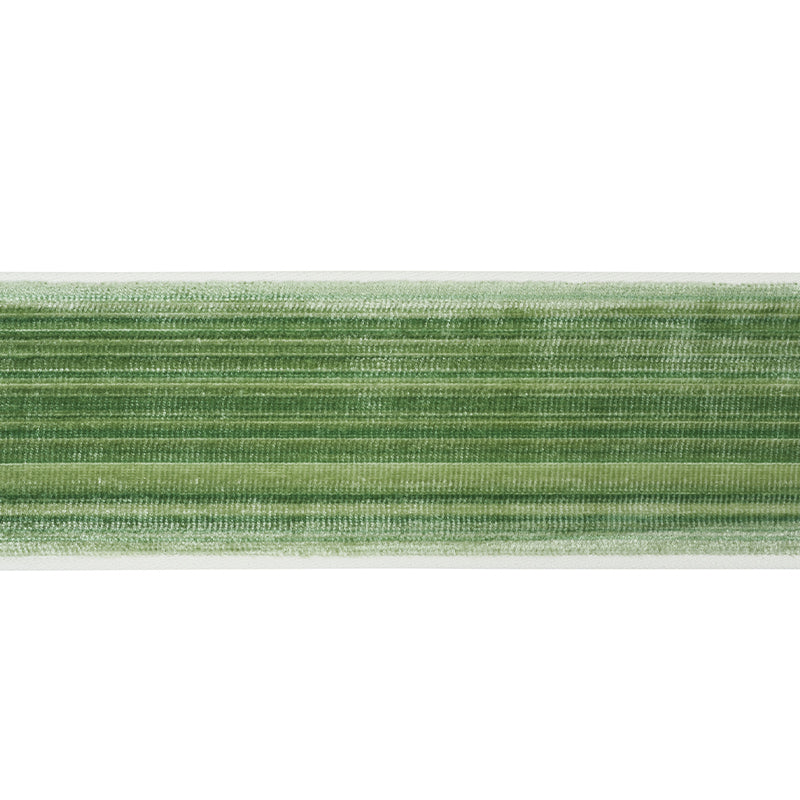 GASPARD-VELVET-TAPE-WIDE-EMERALD-SCHUMACHER-74244 - Schumacher Trim