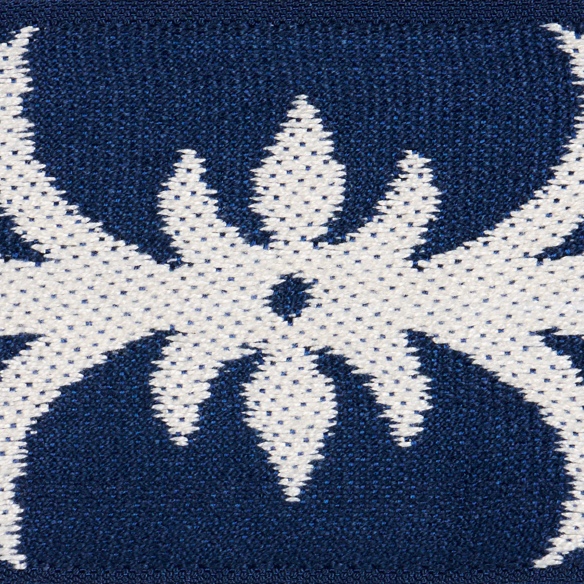 ACANTHUS-TAPE-ADMIRAL-SCHUMACHER-75446 - Schumacher Recortar