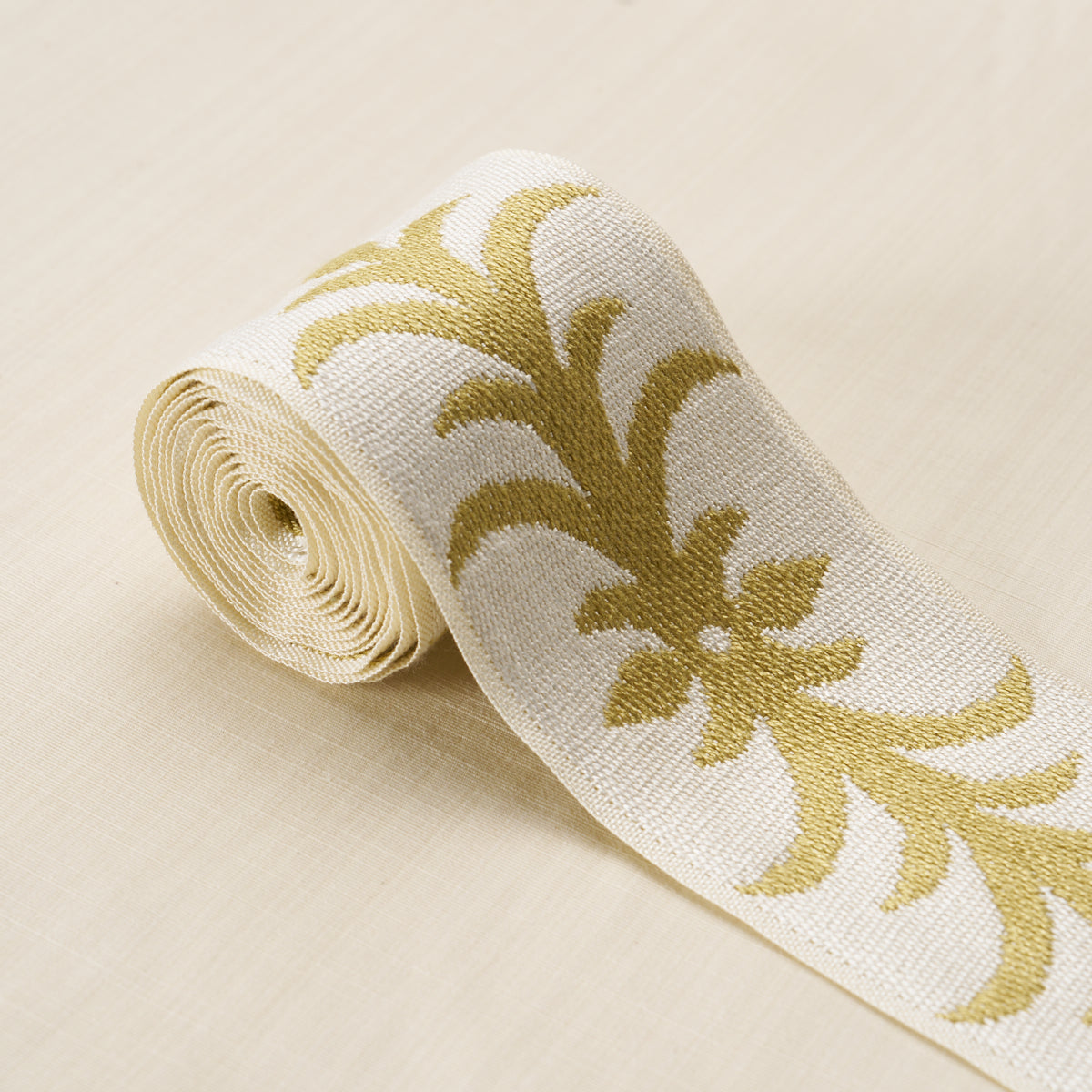 ACANTHUS-TAPE-OCHRE-SCHUMACHER-75447 - Schumacher Recortar