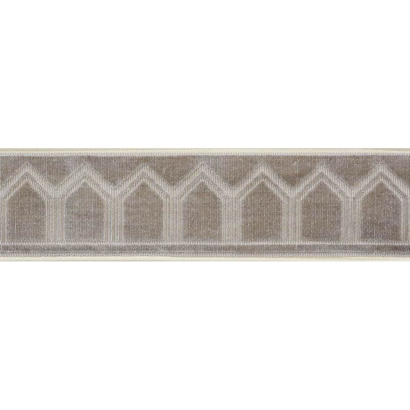 VIZIER-VELVET-TAPE-MOONSTONE-SCHUMACHER-75732 - Schumacher Recortar