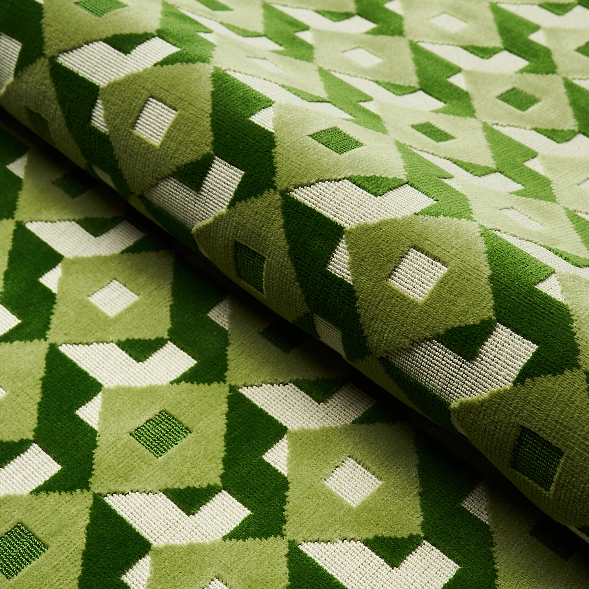 DAZZLE-SHIP-VELVET-VERDANT-SCHUMACHER-77244 - Schumacher Fabric
