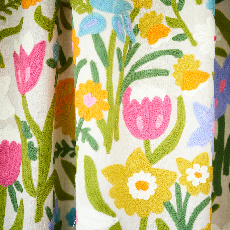 CREWEL-GARDEN-MULTI-SCHUMACHER-78291 - Schumacher Fabric