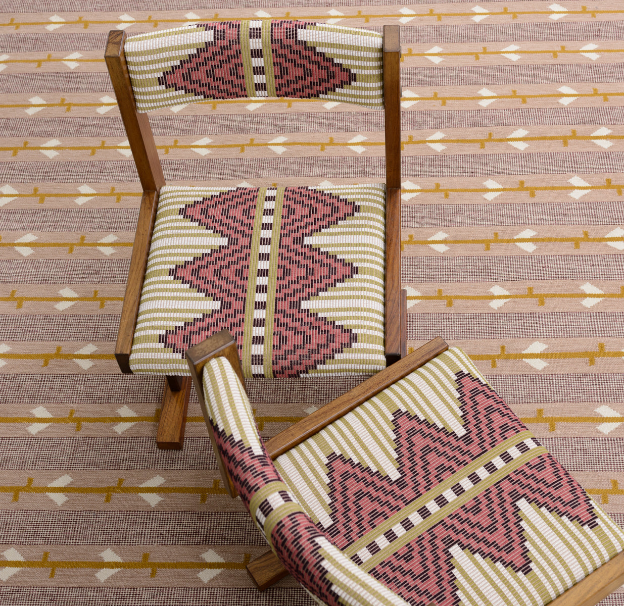 MIXCO-HAND-WOVEN-BROCADE-DEWBERRY-SCHUMACHER-79271 - Schumacher Fabric