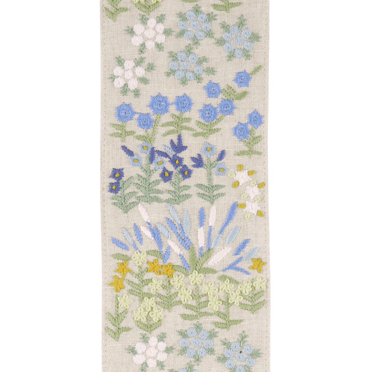LULA-EMBROIDERED-TAPE-BLUE-SCHUMACHER-79313 - Schumacher Recortar