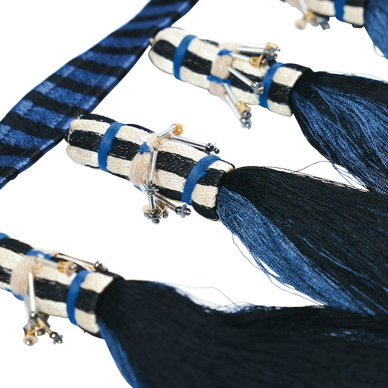 ANTONY-TASSEL-TRIM-BLUE-BLACK-SCHUMACHER-79600 - Schumacher Recortar