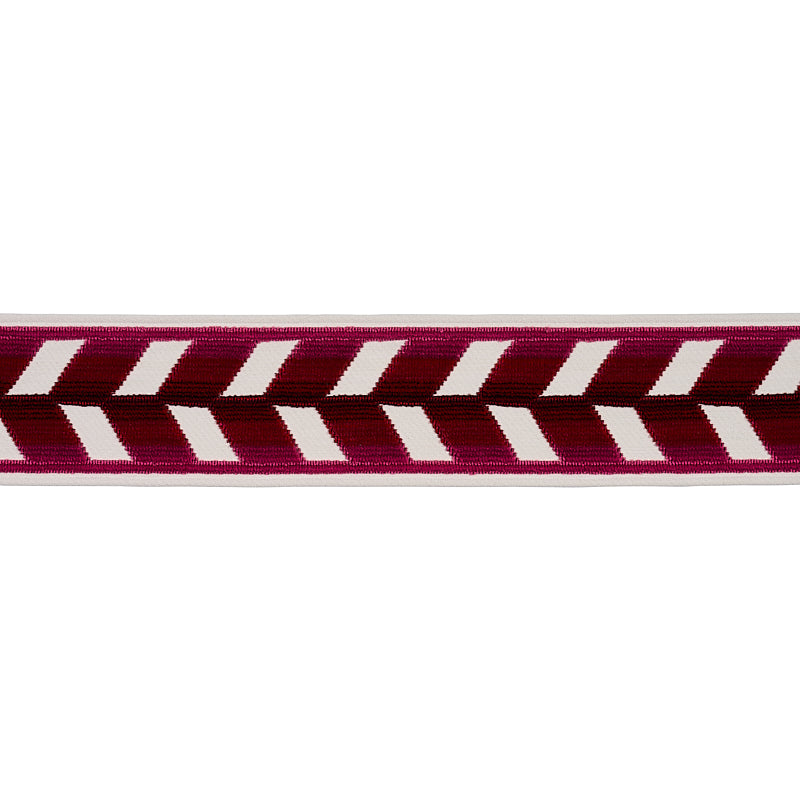 CHEVRON-STRIE-VELVET-TAPE-GARNET-SCHUMACHER-80183 - Schumacher Recortar