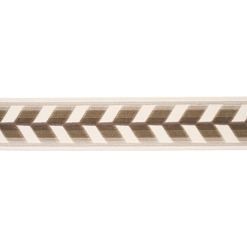 CHEVRON-STRIE-VELVET-TAPE-STONE-SCHUMACHER-80184 - Schumacher Recortar