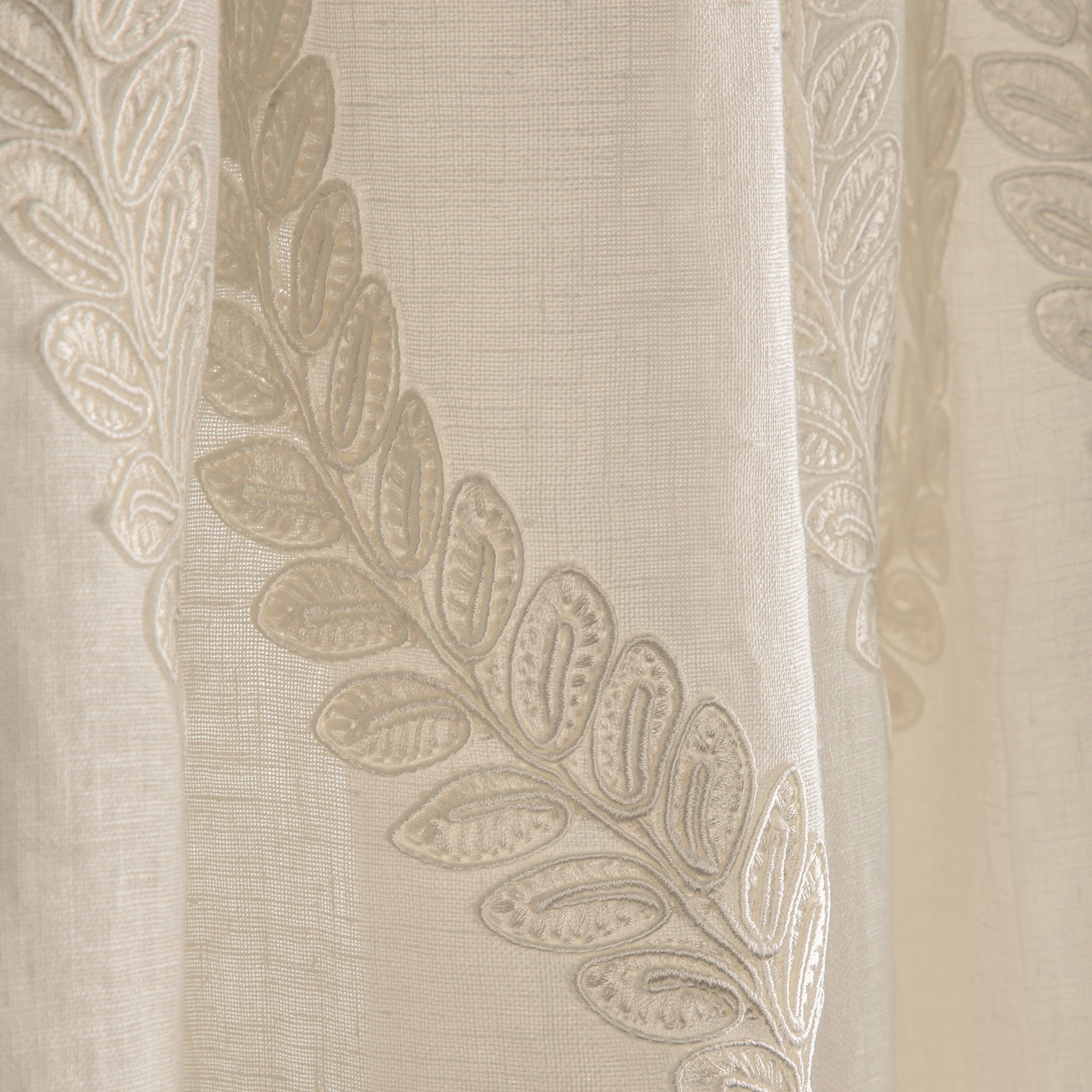 Camus Sheer - Ivory - Brunschwig & Fils Fabric