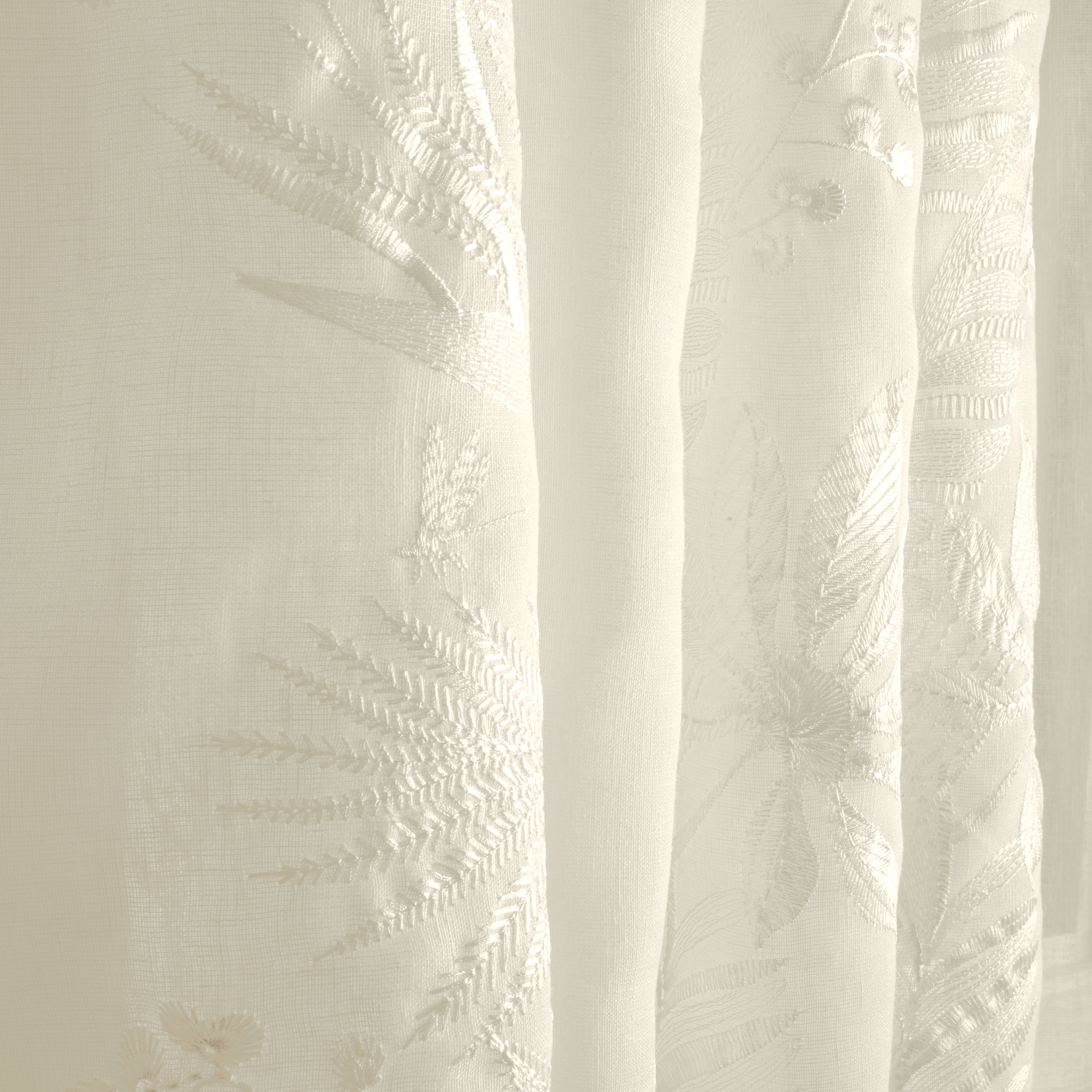 Manda Sheer - 1 - Brunschwig & Fils Fabric