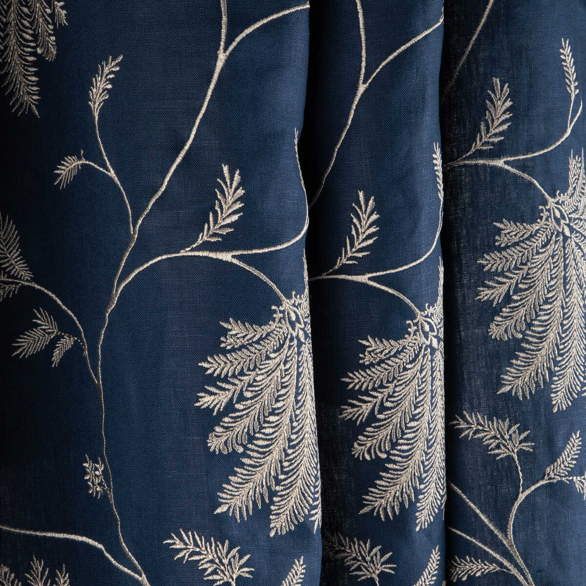 Maelle Emb - Navy - BRUNSCHWIG & FILS Fabric