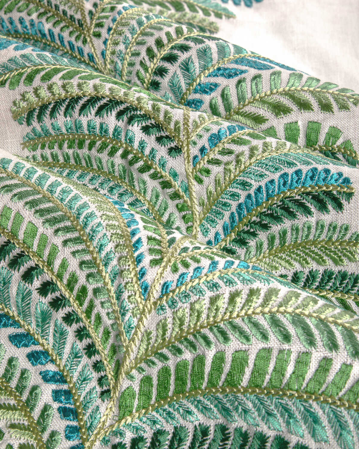 Rowan Emb - Marine - BRUNSCHWIG & FILS Tela