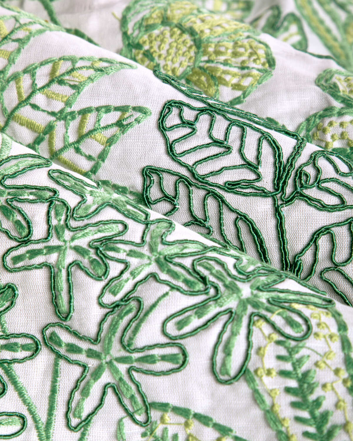Woodruff Emb - Leaf - BRUNSCHWIG & FILS Tela