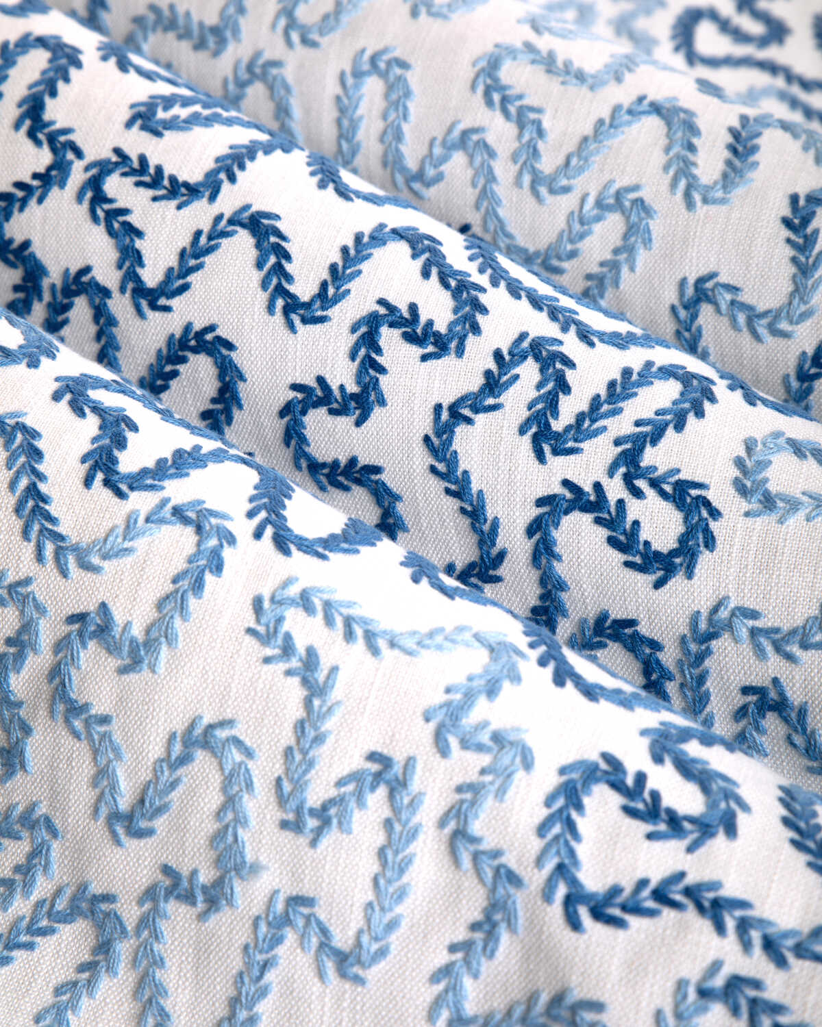 Bramble Emb - Blue - BRUNSCHWIG & FILS Tela
