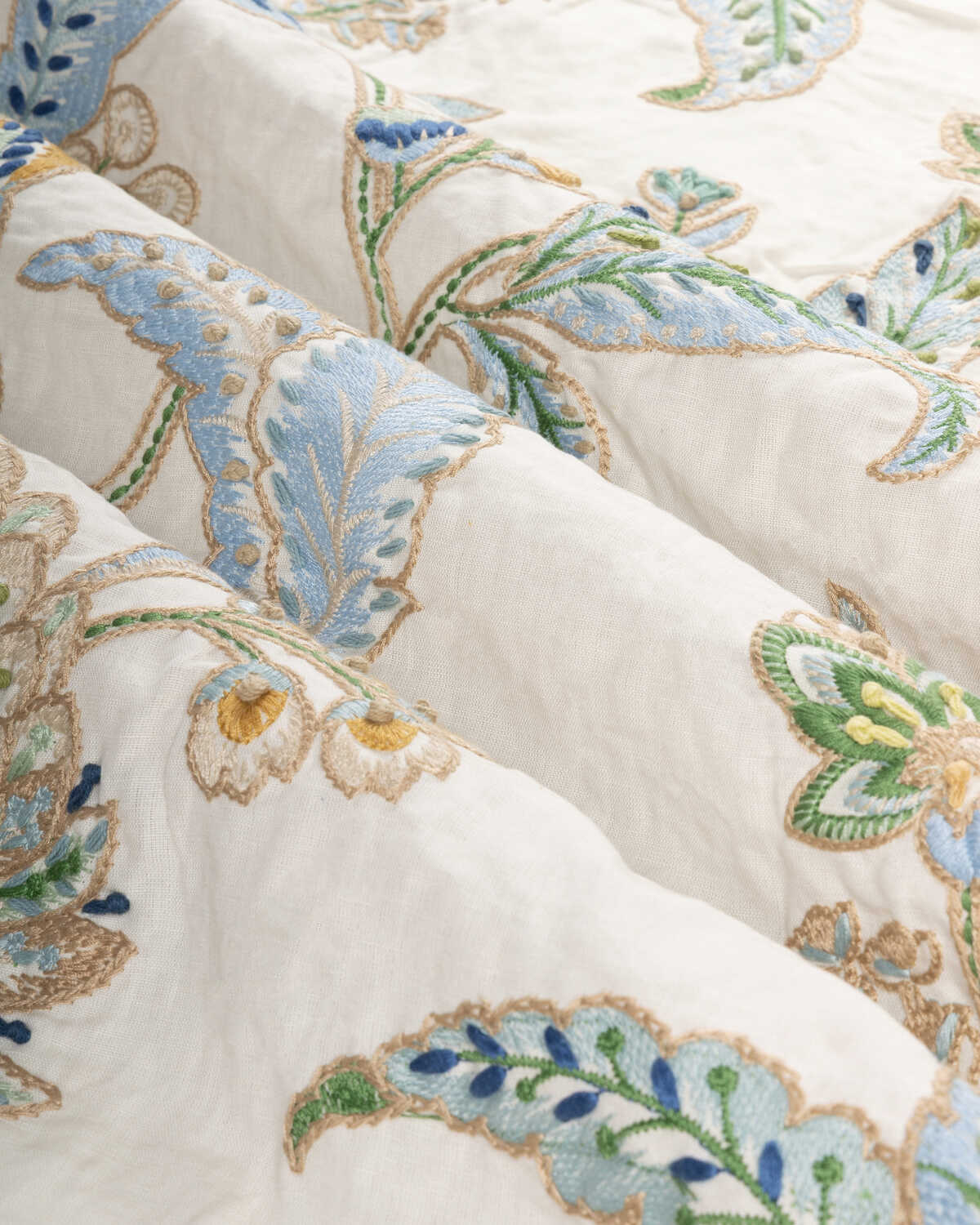 Tropez Emb - Pool - BRUNSCHWIG & FILS Tela