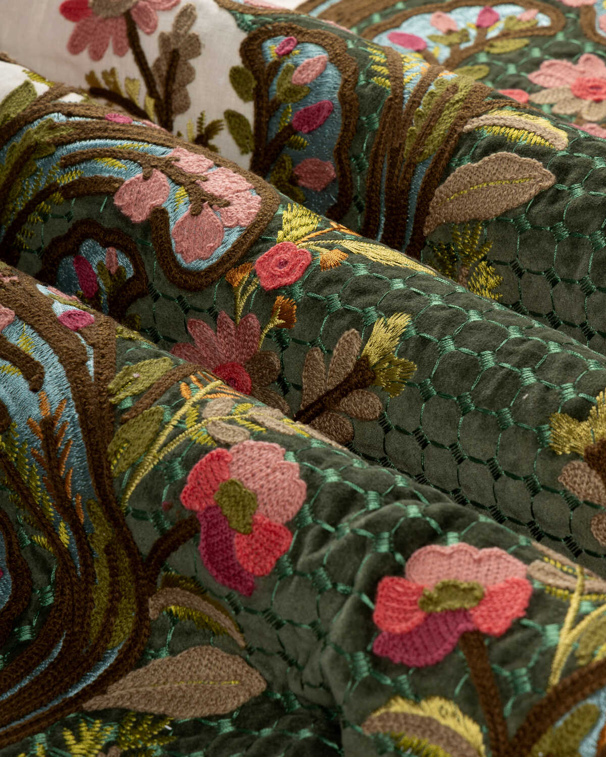 Victoria Emb - Jade/Rose - BRUNSCHWIG & FILS Fabric