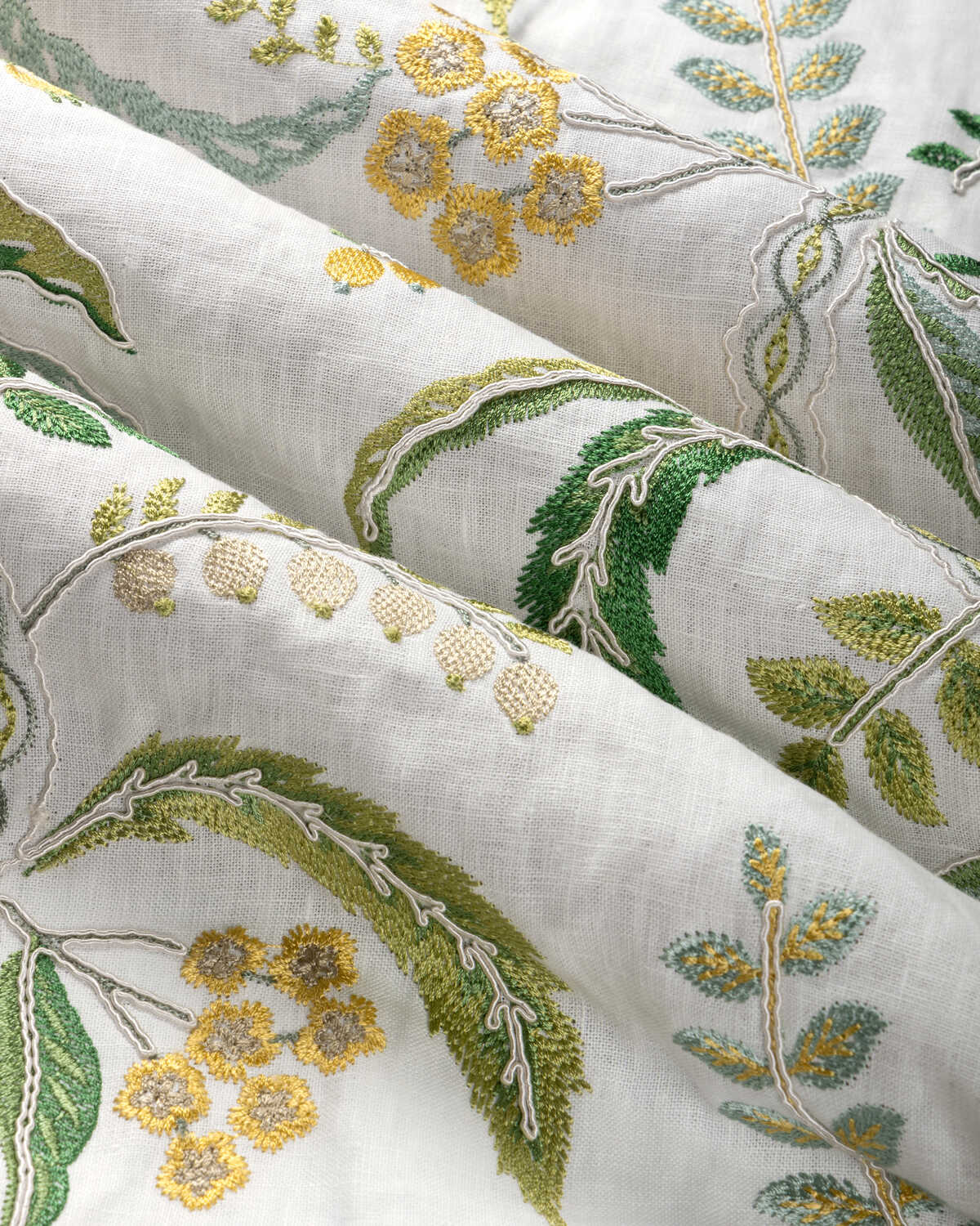 Genive Emb - Vert/Soleil - BRUNSCHWIG & FILS Fabric