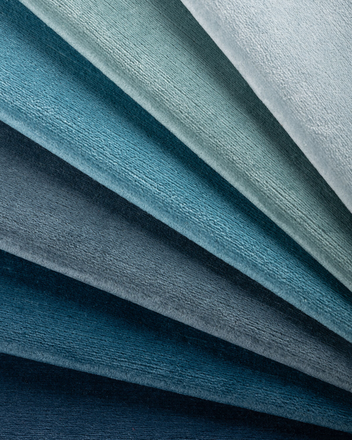 Cluny Velvet Linen - Navy - Brunschwig & Fils Fabric