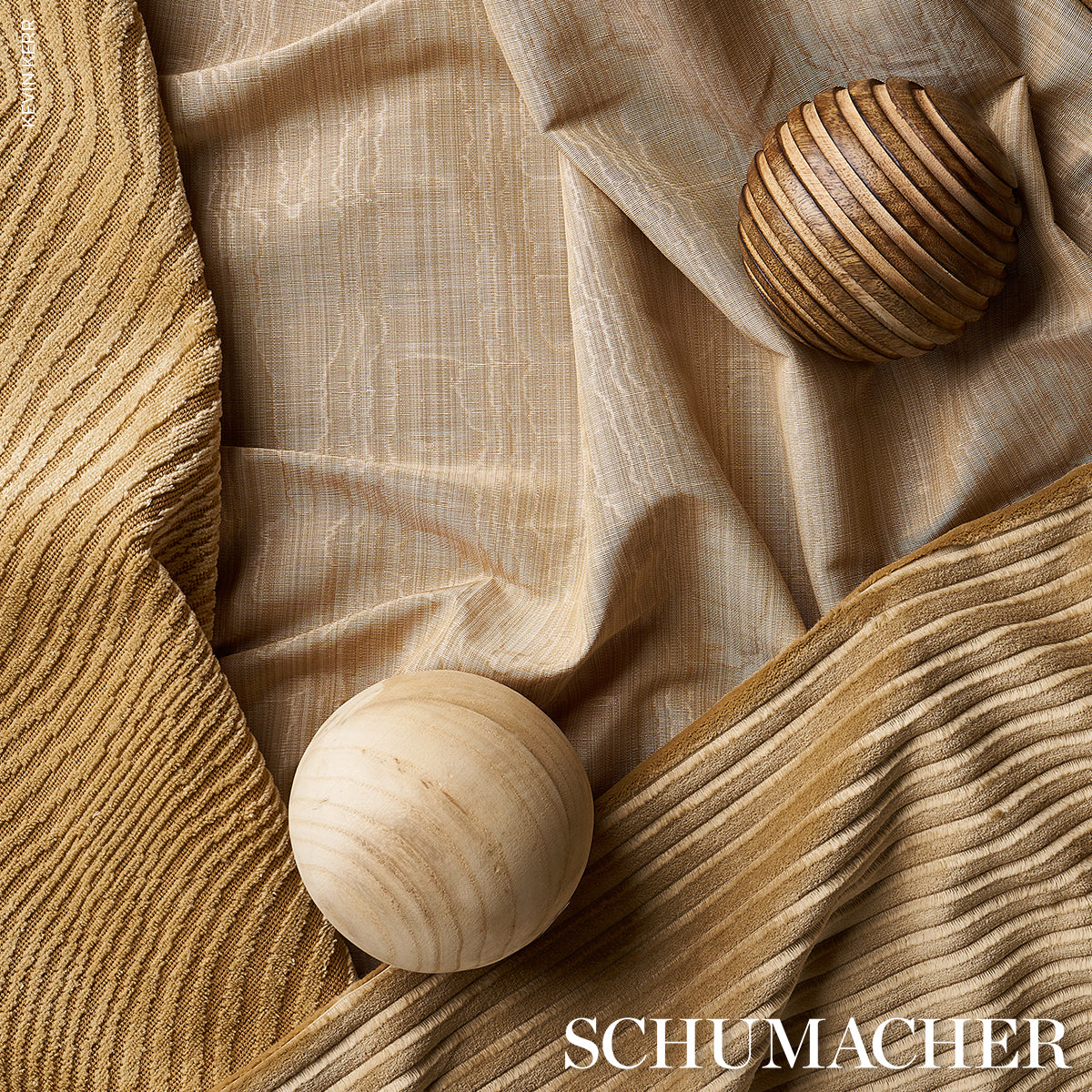 GUNTA-CUT-VELVET-SOFT-GOLD-SCHUMACHER-80362 - Schumacher Fabric