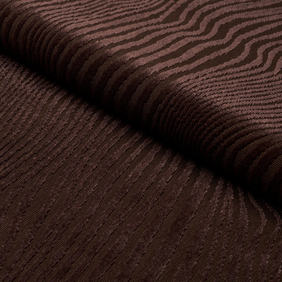 GUNTA-CUT-VELVET-ESPRESSO-SCHUMACHER-80363 - Schumacher Tela