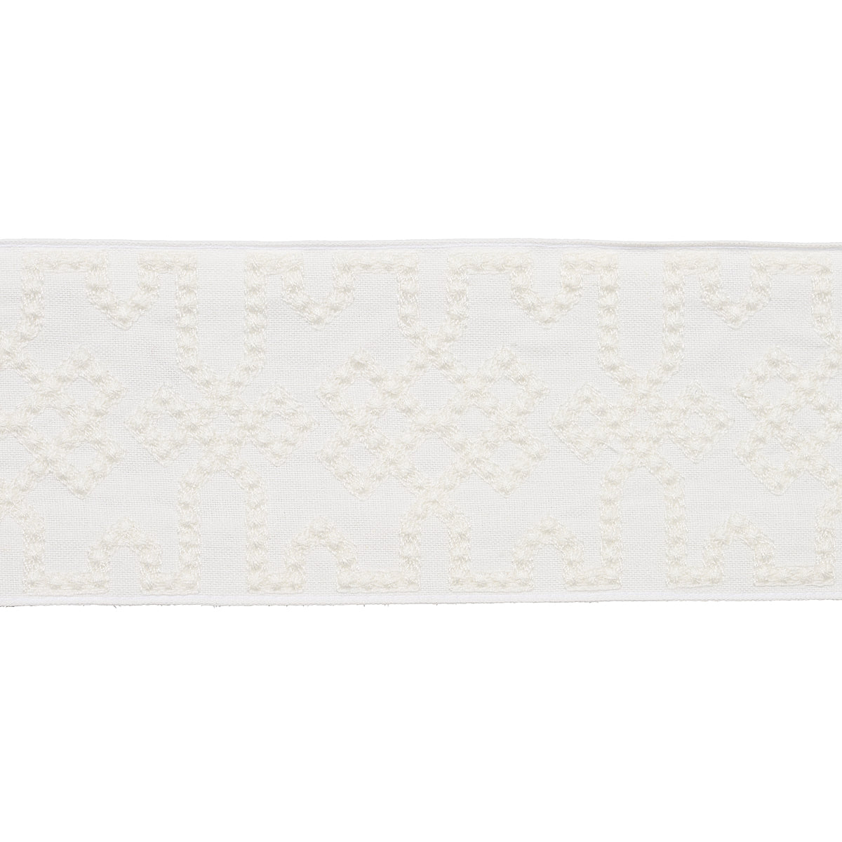 KNOTTED-TRELLIS-TAPE-WHITE-ON-WHITE-SCHUMACHER-80884 - Schumacher Trim