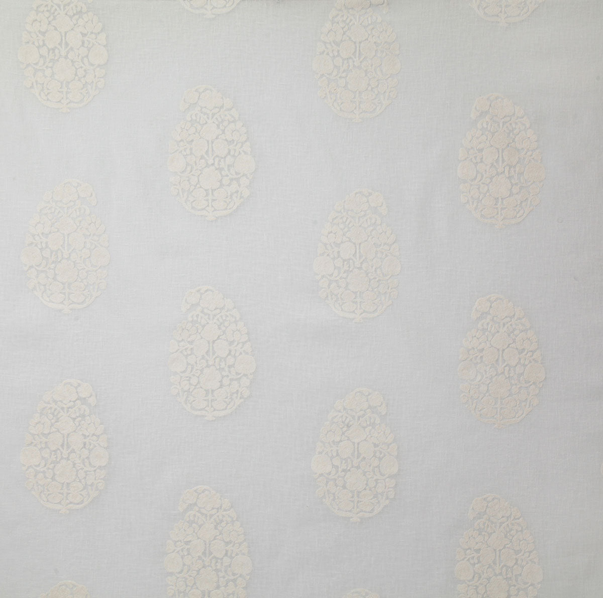 8113-bella-white-pindler