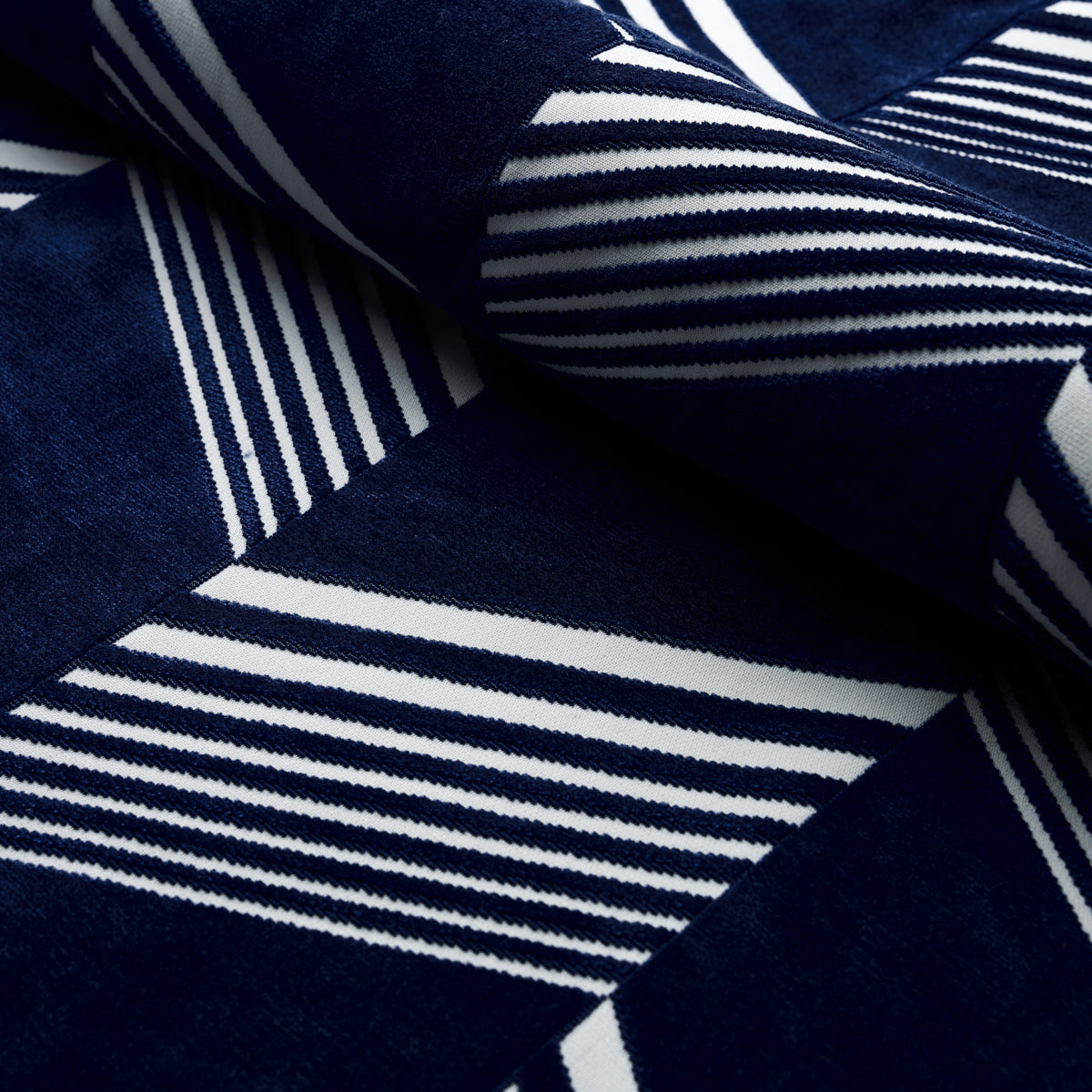 JESSIE-CUT-VELVET-NAVY-WHITE-SCHUMACHER-81571 - Schumacher Fabric