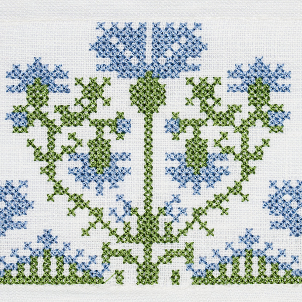 CUSTIS-EMBROIDERED-TAPE-CHESAPEAKE-SCHUMACHER-81661 - Schumacher Trim