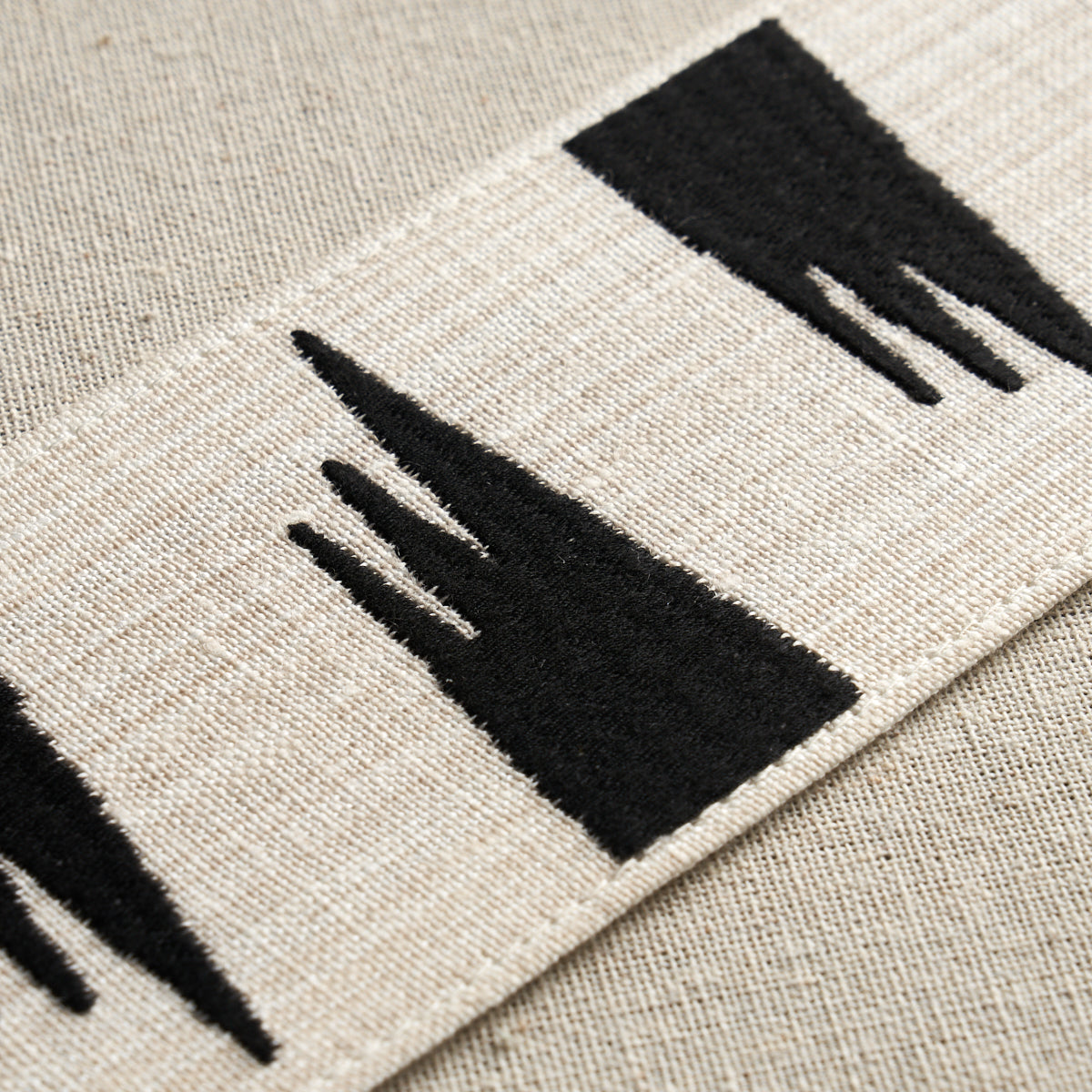 TUTSI-TRIM-IVORY-SCHUMACHER-81781 - Schumacher Trim