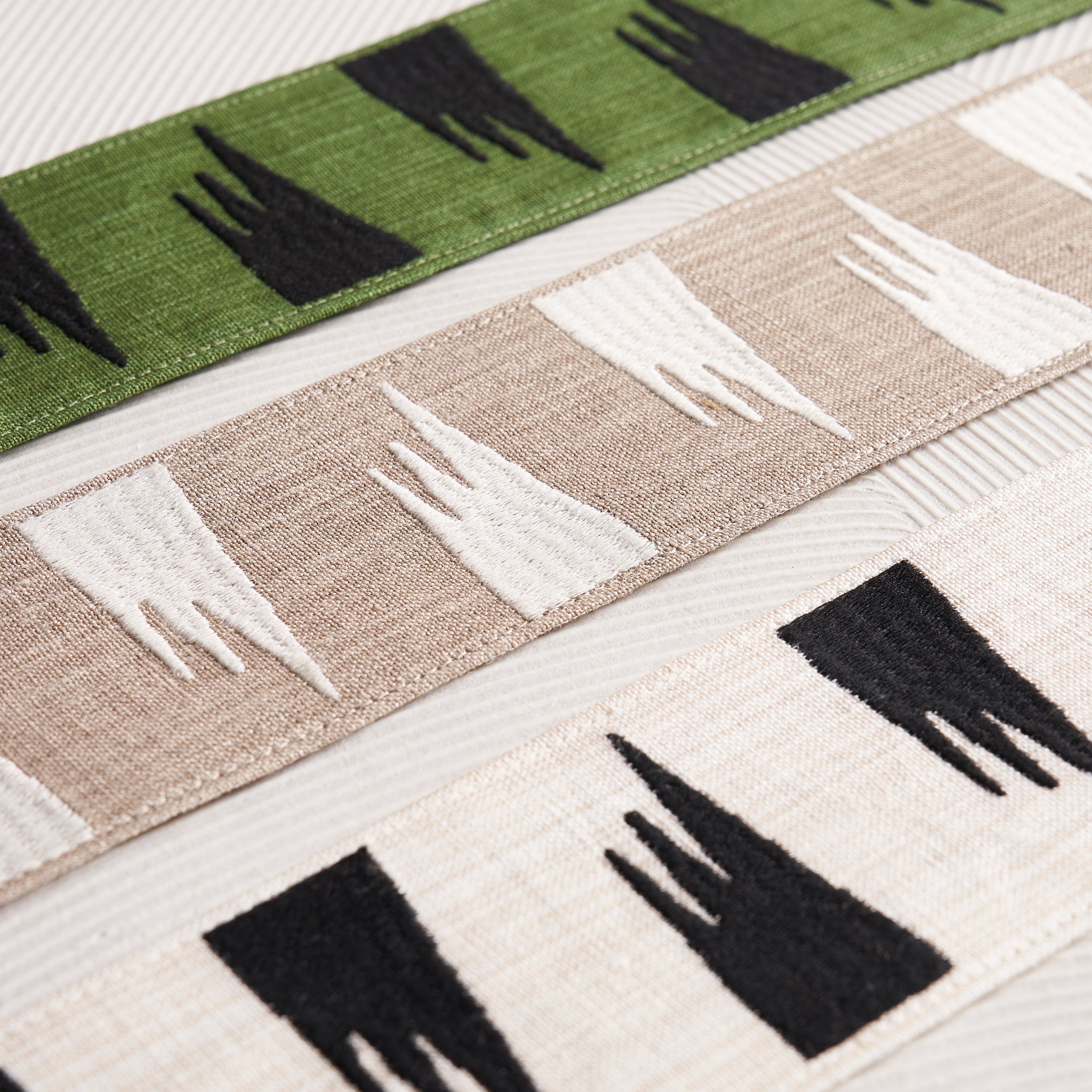 TUTSI-TRIM-IVORY-SCHUMACHER-81781 - Schumacher Trim