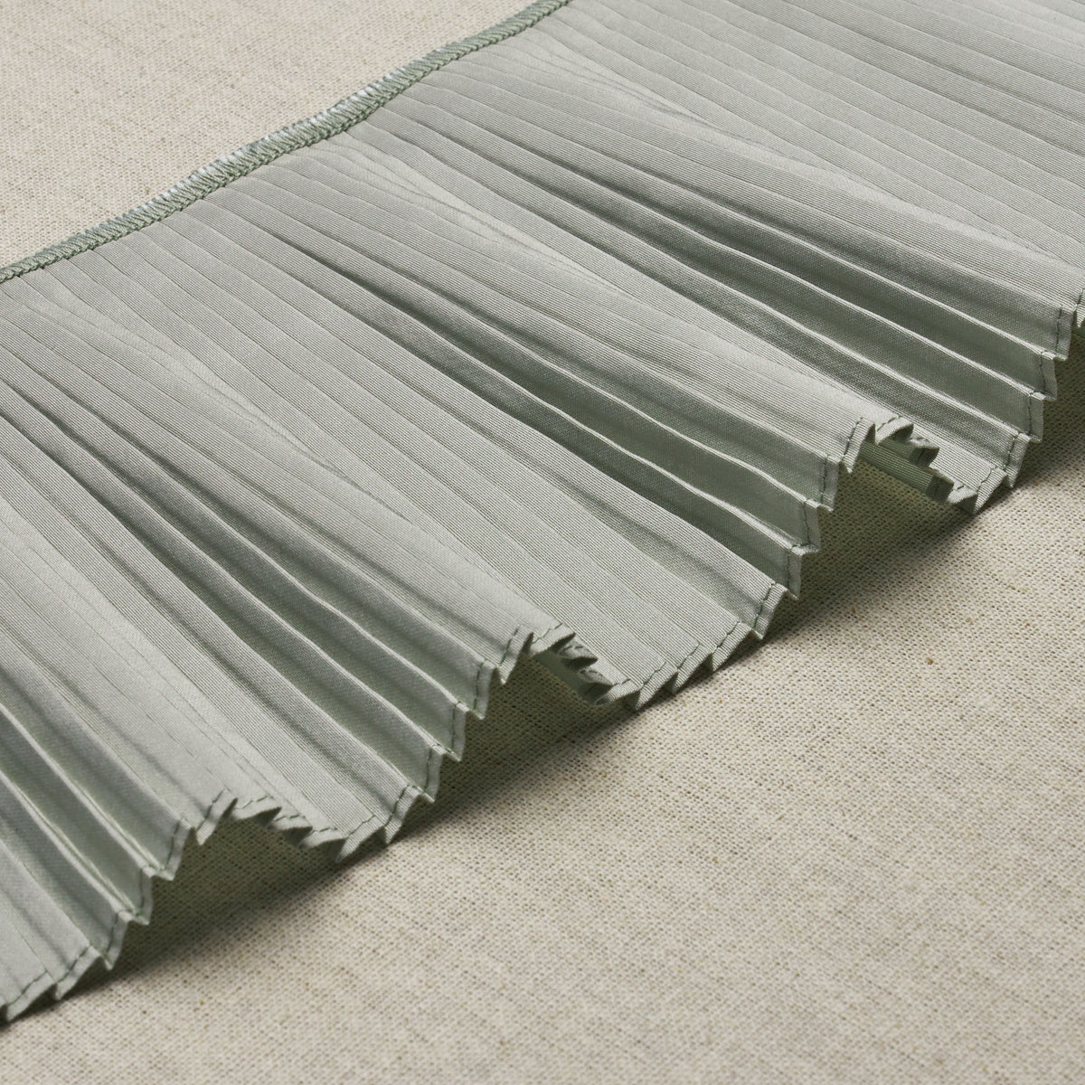 BOTTICELLI-SILK-RUFFLE-TRIM-MINERAL-SCHUMACHER-81791 - Schumacher Trim