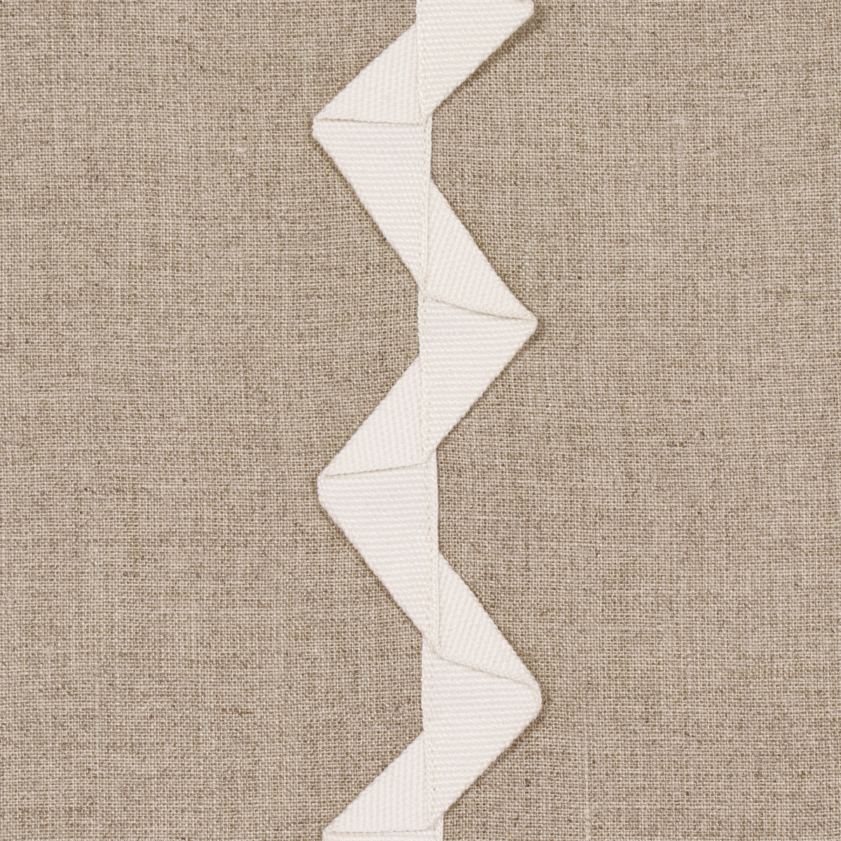 LAZARE-APPLIQU-IVORY-ON-NATURAL-SCHUMACHER-82220