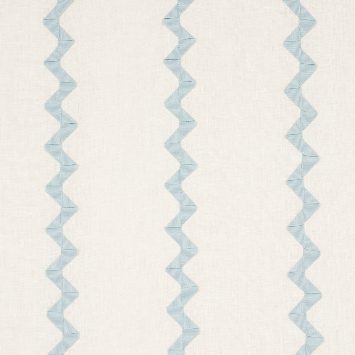 LAZARE-APPLIQU-SKY-ON-IVORY-SCHUMACHER-82221