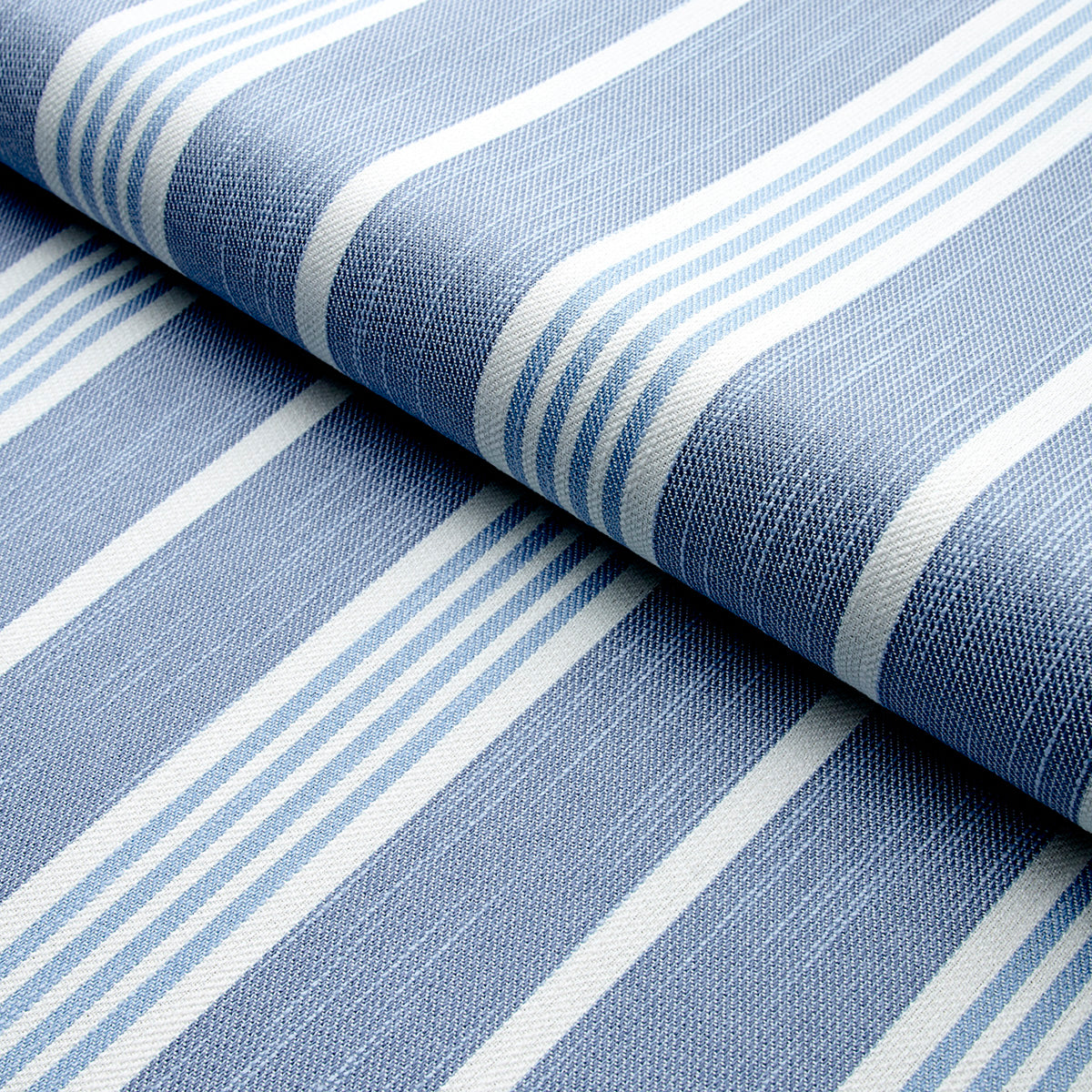 HAMPTON-STRIPE-INDOOR-OUTDOOR-POOL-SCHUMACHER-82301 - Schumacher Fabric