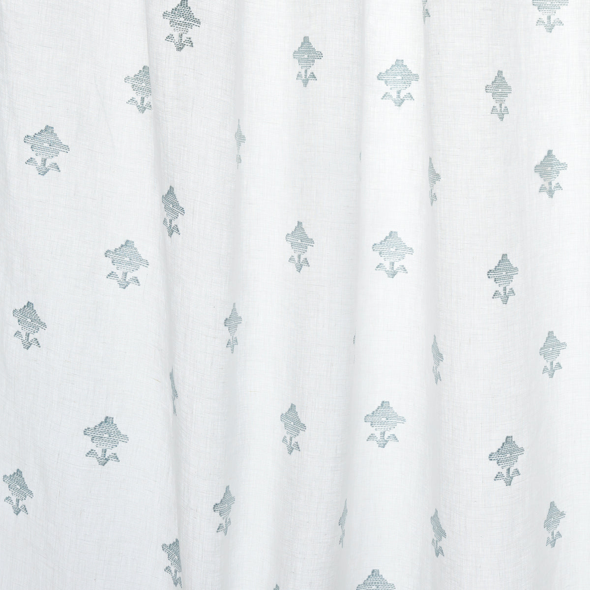 RUBIA-SHEER-SKY-SCHUMACHER-82551 - Schumacher Fabric