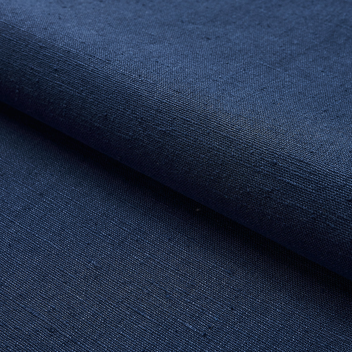 MARCO-PERFORMANCE-LINEN-INDIGO-SCHUMACHER-82623 - Schumacher Fabric