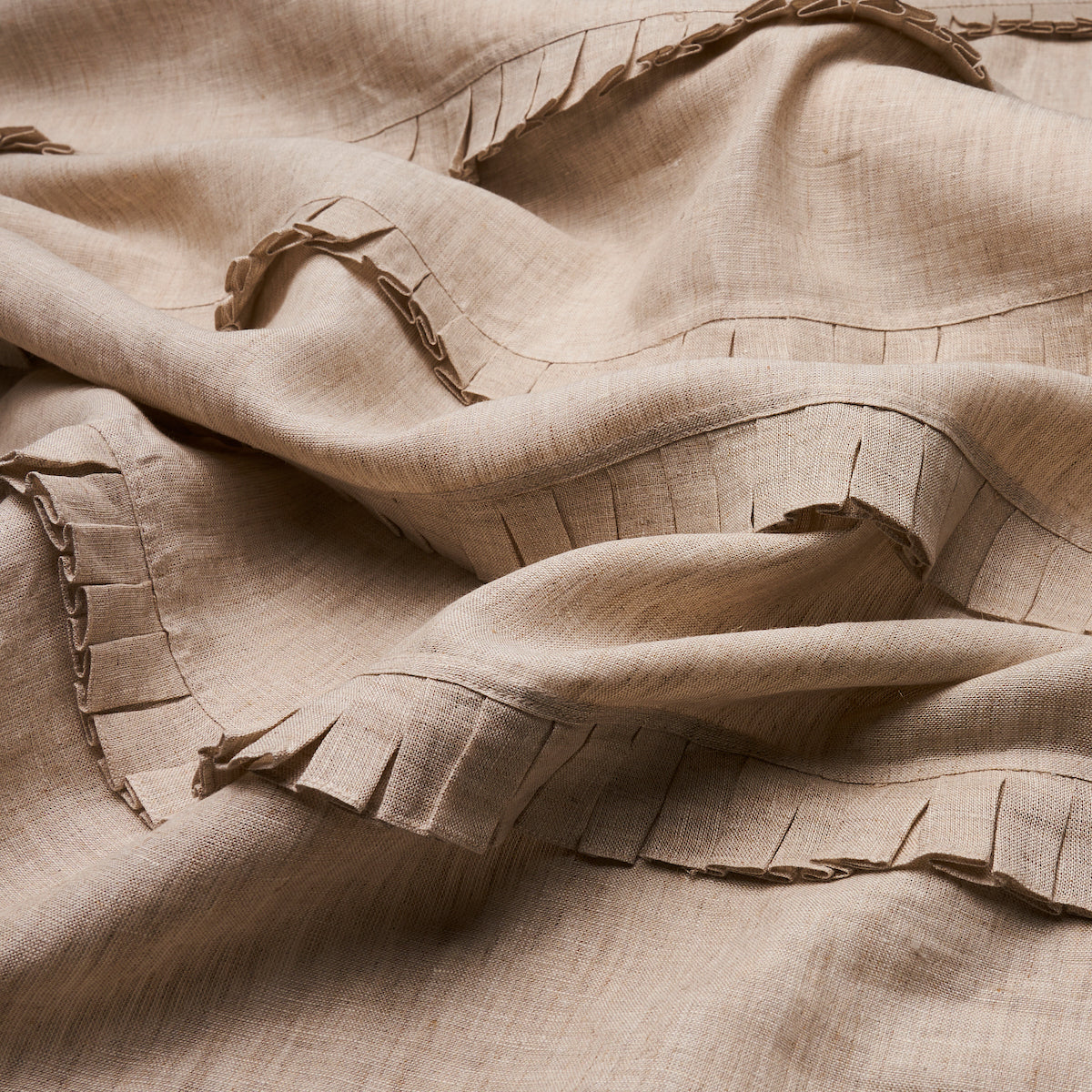 DOROTHY-PLEATED-LINEN-LINEN-SCHUMACHER-82650 - Schumacher Fabric