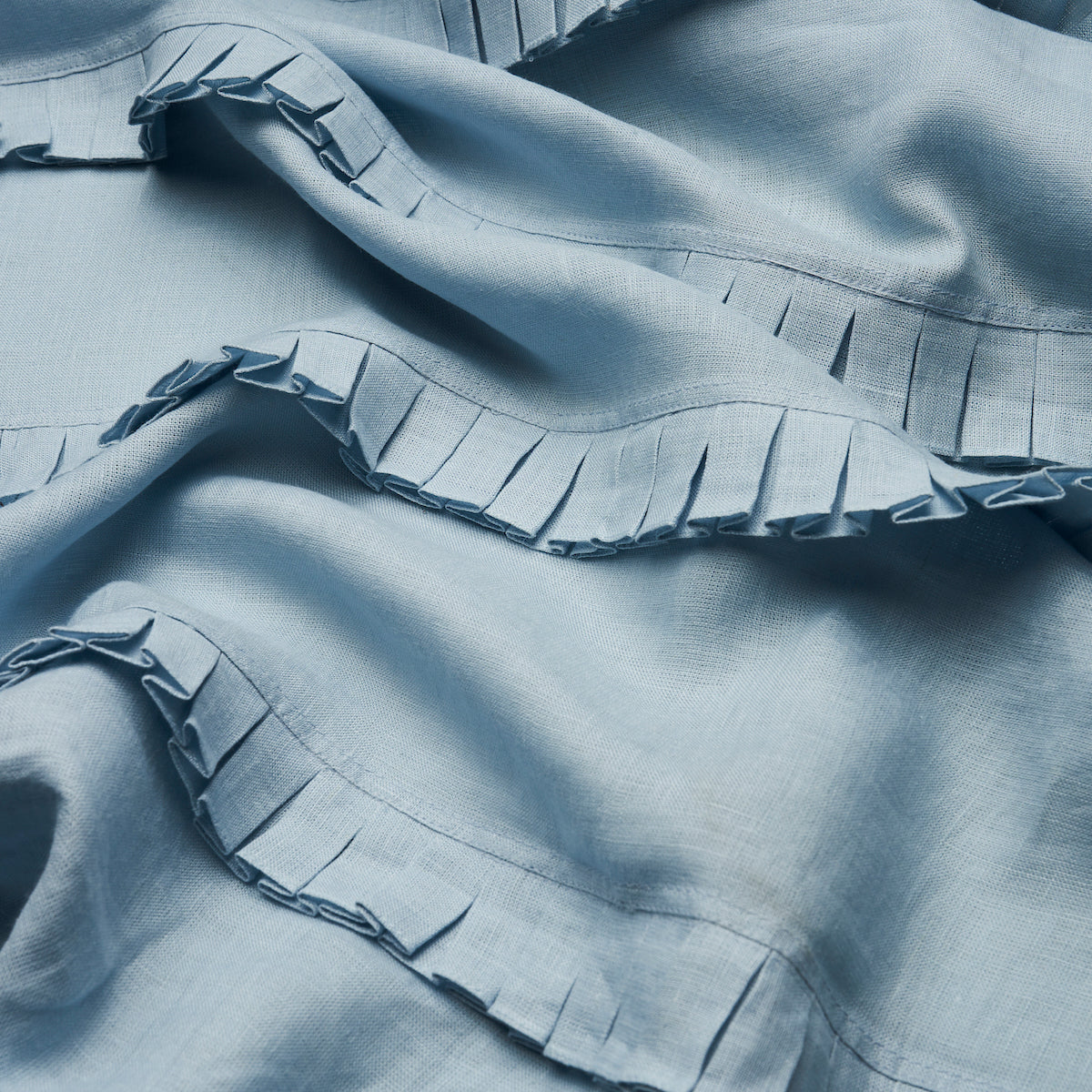 DOROTHY-PLEATED-LINEN-CHAMBRAY-SCHUMACHER-82652 - Schumacher Fabric