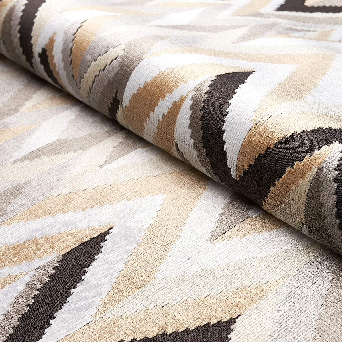 TAYLOR-VELVET-PEBBLE-SCHUMACHER-82741 - Schumacher Fabric