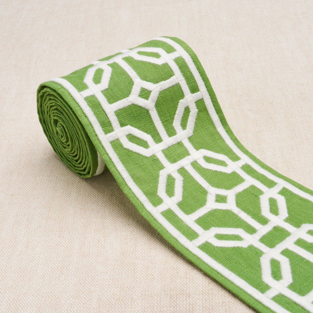 GAZEBO-TRELLIS-TAPE-GREEN-SCHUMACHER-83652 - Schumacher Trim