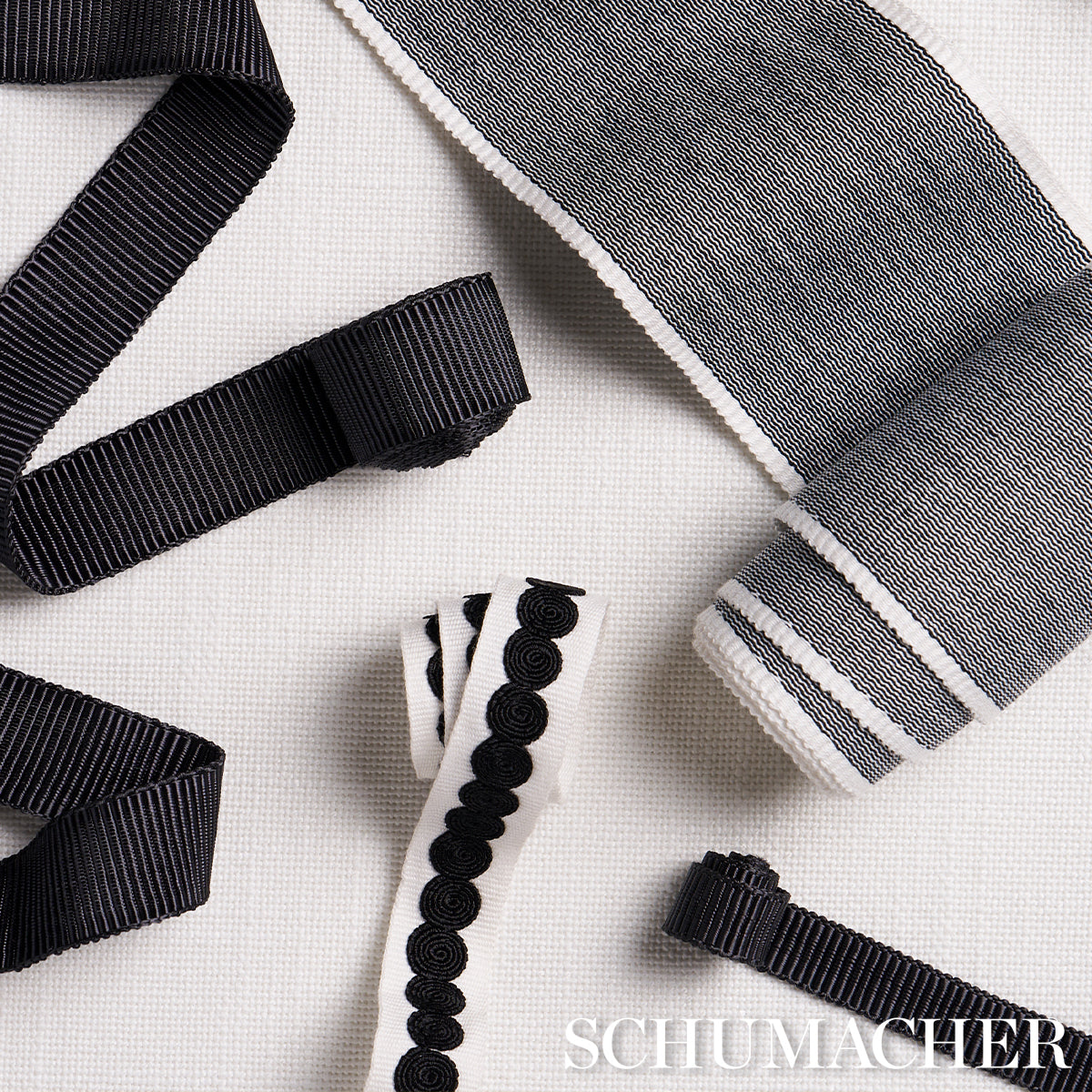 MEDIUM-FAILLE-TAPE-CHARCOAL-SCHUMACHER-83862 - Schumacher Recortar